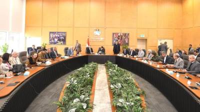 وزير الإسكان يعقد اجتماعه الدوري مع أعضاء مجلسي "النواب والشيوخ"