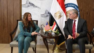 "البترول" تبحث تعزيز التعاون مع الشركات الأمريكية بمشروعات كفاءة الطاقة وخفض الانبعاثات