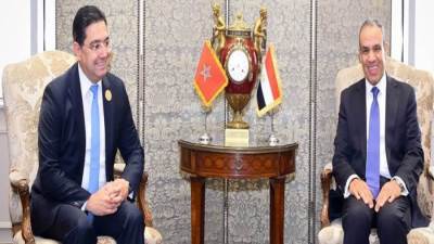 وزير الخارجية يعقد اجتماعًا مع نظيره المغربي