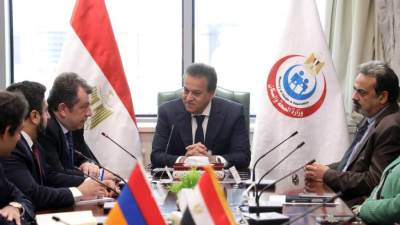وزير الصحة يبحث مع سفير أرمينيا تعزيز التعاون الصحي وتوسيع الشراكات في التصنيع الدوائي والتأمين الصحي