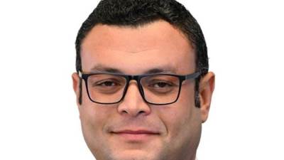 وزير الإسكان يتابع موقف تنفيذ مشروعات المرافق والطرق بمدينة سفنكس الجديدة