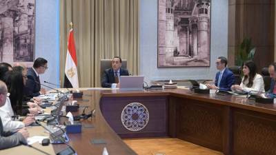 مدبولي يُوجه بطرح كراسة شروط "مربع الوزارات" في مدة أقصاها شهران على المستثمرين من القطاع الخاص