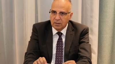 سويلم يبحث مع رئيس شركة المقاولون العرب التعاون بين الوزارة والشركة فى مجال تحلية المياه للإنتاج الكثيف للغذاء