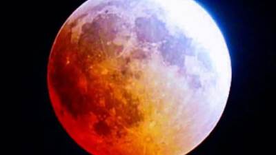 معهد الفلك: خسوف كلي للقمر الجمعة القادمة يستغرق 6 ساعات ولن يرى في مصر