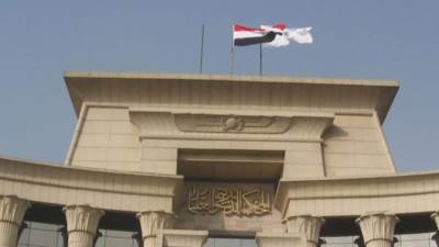 الدستورية العليا: عدم تمكين المنتهية خدمته للانقطاع غير المتصل عن العمل من تقديم عذر مخالف للدستور