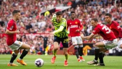 مانشستر يونايتد يتحدى أرسنال فى مواجهة نارية بالدوري الإنجليزي