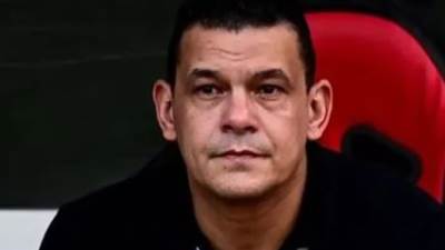 عبد الواحد السيد يطالب لاعبي الزمالك بالفوز على الأهلي ويؤكد: مازلنا في المنافسة