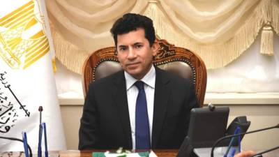 احتفالًا بيوم الشهيد وذكرى العاشر من رمضان.. وزير الرياضة يوجه بفتح مراكز الشباب مجانًا