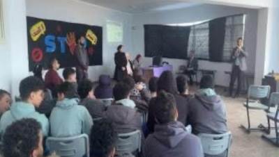 "الداخلية" تعقد لقاءات مع طلبة المدارس والجامعات لتوعيتهم بمخاطر المخدرات