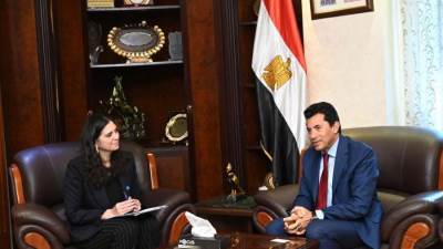 وزير الشباب والرياضة يستقبل الممثل الجديد لمنظمة اليونيسف في مصر ويؤكد استمرار التعاون لدعم الشباب
