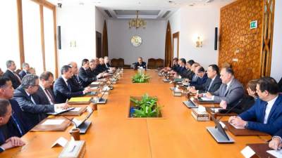 وزير الخارجية والهجرة يجتمع مع قيادات وزارة الخارجية لمتابعة سير العمل بالوزارة