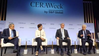 وزير البترول يؤكد دور مصر كمركز إقليمي للطاقة بين الشرق الأوسط وإفريقيا وأوروبا