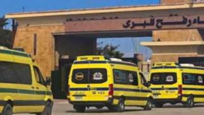 وصول دفعة جديدة من المصابين الفلسطينيين عبر معبر رفح لتلقى العلاج فى مصر