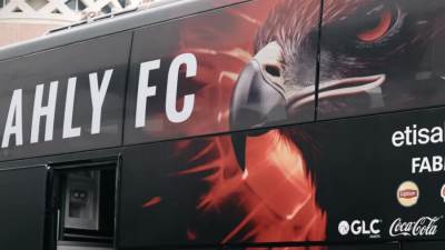 حافلة الأهلي تصل مقر النادي بمدينة نصر بدلاً من استاد القاهرة
