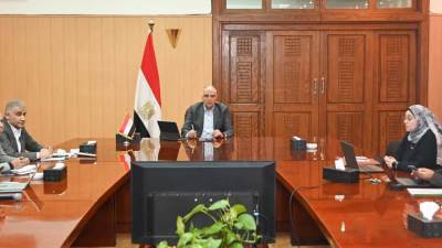 سويلم يتابع موقف إستعدادات أجهزة الوزارة لفترة أقصى الإحتياجات المائية المقبل