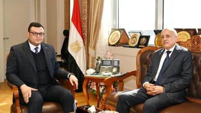 وزير الإسكان ومحافظ الأقصر يستعرضان عددا من الحلول الجذرية لرفع كفاءة منظومة مياه الشرب والصرف الصحى بالأقصر