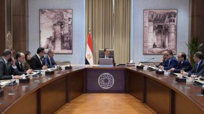 مدبولي يوجه بتشكيل مجموعة عمل لتنفيذ التوصيات والمخرجات الصادرة عن اللجنة الاستشارية للتنمية العمرانية وتصدير العقار