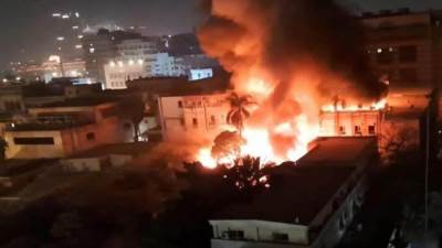 نشوب حريق بمبنى المعامل المركزية بوسط القاهرة والحماية المدنية تتمكن من إخماده