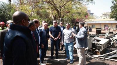 وزير الصحة يتفقد مبنى المعامل المركزية وإدارة التراخيص وإدارة التكليف ويعقد اجتماعا لمتابعة تداعيات الحريق