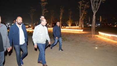 رئيس الجهاز المركزي للتعمير يتفقد ليلا مشروع حديقة "تلال الفسطاط" بمحافظة القاهرة