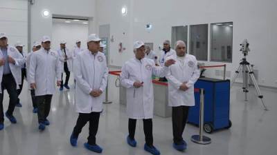 رئيس الوزراء يتفقد وكالة الفضاء المصرية... ويطلع على أحدث التطورات فى مجال تكنولوجيا علوم الفضاء