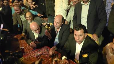 وزير الشباب والرياضة يلتقي شباب المطرية بعد حفل إفطار ١٥ رمضان .. ويؤكد شباب مصر يوجّه رسالة للعالم بأن مصر بخير