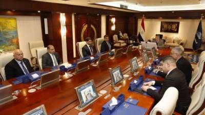 أسامة ربيع يبحث تأثير تطورات الأوضاع في منطقة البحر الأحمر مع الرئيس التنفيذي للخط الملاحي MSC