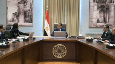 رئيس الوزراء يتابع ملف حصر التكلفة الاقتصادية لأعداد اللاجئين والوافدين بمصر
