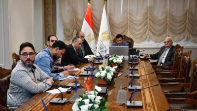 وزير الشباب والرياضة يبحث مع اتحاد الإسكواش واللاعبين خطط التطوير ودعم الأبطال