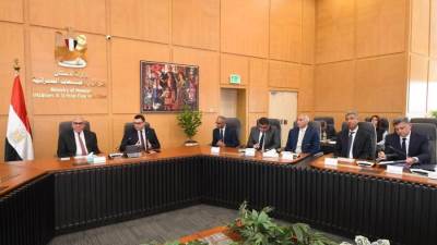وزير الإسكان ورئيس الهيئة العربية للتصنيع يستعرضان الموقف التنفيذي للمشروعات المشتركة ضمن المبادرة الرئاسية "حياة كريمة"