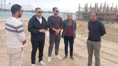 مسئولو "الإسكان" يتفقدون المشروعات التنموية بالساحل الشمالي الغربي 