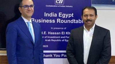 وزير الاستثمار والتجارة الخارجية يلتقي ممثلي مجموعة Lulu الهندية لاستعراض السياسات الاقتصادية للدولة