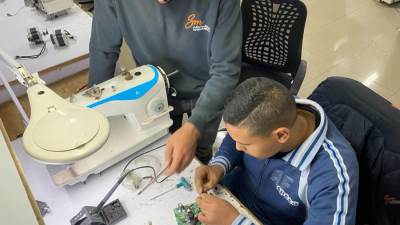 *"سكر" لماكينات الخياطة توقّع بروتوكول تعاون مع عدد من مدارس التعليم الفني للتدريب على مهارات صيانة ماكينات الخياطة