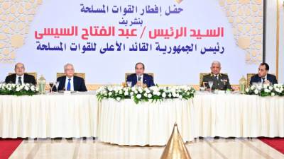 السيسي يشيد ببرنامج "قطايف" لسامح حسين في حفل إفطار القوات المسلحة