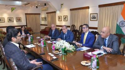 وزير الاستثمار يلتقي مسؤولي شركة ReNew Power لبحث آفاق التعاون