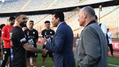 وزير الرياضة يشهد المران الأخير لمنتخب مصر قبل السفر إلى المغرب لمواجهة إثيوبيا في تصفيات كأس العالم