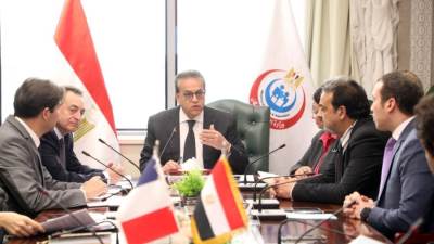 وزير الصحة يستقبل السفير الفرنسي بالقاهرة لبحث التعاون فى مجال الرعاية الصحية