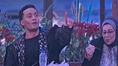 محمد رمضان يتناول الإفطار مع أمهات دار الهنا في عيد الأم