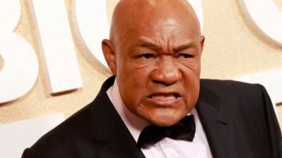 وفاة أسطورة الملاكمة للوزن الثقيل الأمريكي جورج فورمان عن عمر ناهز 76 عاما