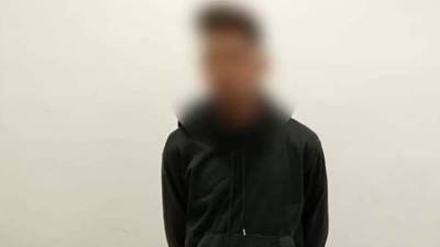 الداخلية تكشف ملابسات تداول فيديو يتضمن قيام عامل توصيل طلبات بسرقة حقيبة سيدة بالقاهرة.. وتضبطه