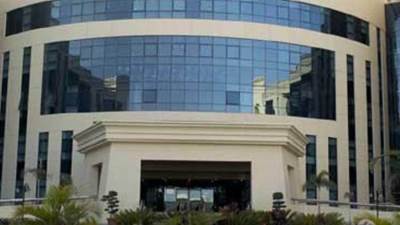 الداخلية تكشف ملابسات فيديو تضمن تضرر سيدة من "منادي سيارات" لفرضه رسوم مالية عليها دون وجه حق