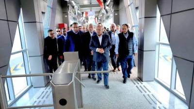 وزير النقل يتابع جاهزية المرحلة الأولى لمشروع الأتوبيس الترددي BRT والخط الرابع للمترو