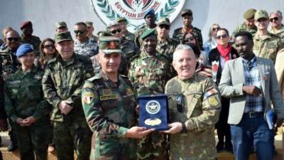 القوات المسلحة تنظم زيارة للملحقين العسكريين العرب والأجانب المعتمدين بمصر