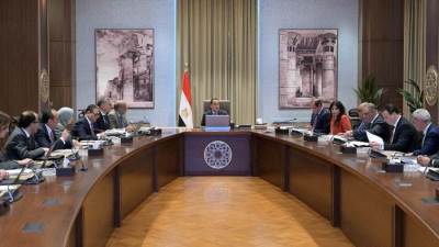 رئيس الوزراء يستعرض موقف تخصيص الأراضى لمشروعات الطاقة الجديدة والمتجددة