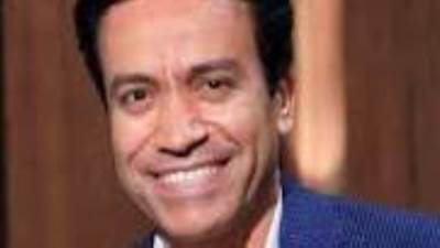 سامح حسين يحصل على الإقامة الذهبية في الإمارات