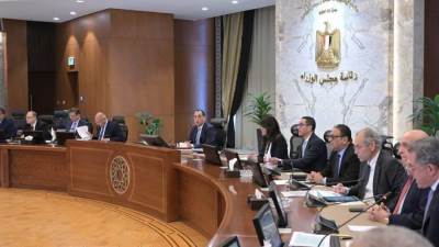 رئيس الوزراء يناقش مُخرجات اللجنة الاستشارية لتنمية الصادرات في عدة قطاعات بحضور الوزراء المعنيين