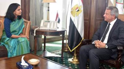 رئيس الأعلى للإعلام يتسلم دعوة للمشاركة في قمة "ويفز 2025" بالهند