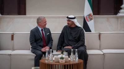 العاهل الأردني والرئيس الإماراتي يبحثان مستجدات المنطقة وجهود وقف الحرب على غزة