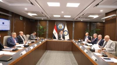 وزير البترول: تعظيم الاستفادة من البنية التحتية المتطورة لقطاع البترول في مجال التكرير