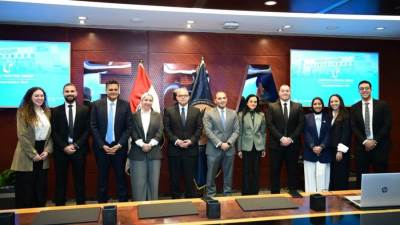 رئيس الرقابة المالية يلتقي الفائزين بتحدي بحوث جمعية خبراء الاستثمار (CFA Society Egypt) قبل مشاركتهم في التصفيات الأوروبية والأفريقية